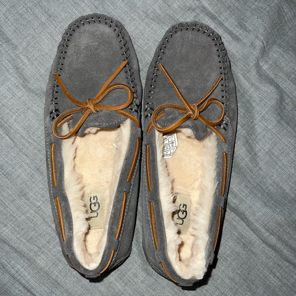 NEW UGG Dakota Moccasins